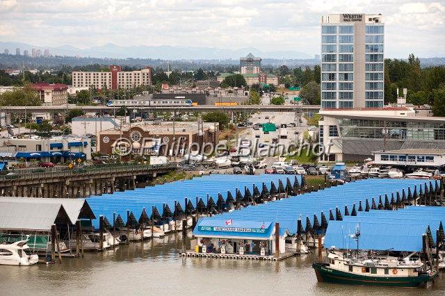 canada colombie britannique 29.JPG - Skytrain et Marina, Vancouver, Colombie-Britannique, Canada
